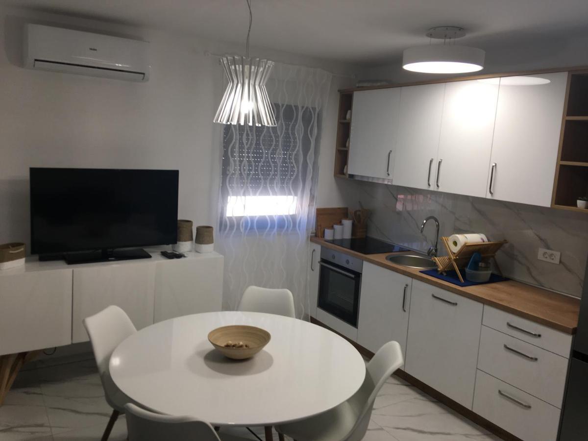 Apartmani Zlata Sveti Filip i Jakov Ngoại thất bức ảnh