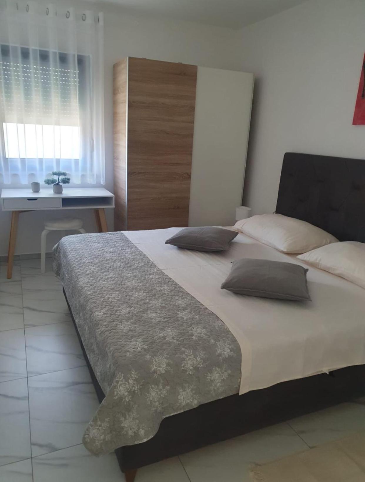 Apartmani Zlata Sveti Filip i Jakov Ngoại thất bức ảnh