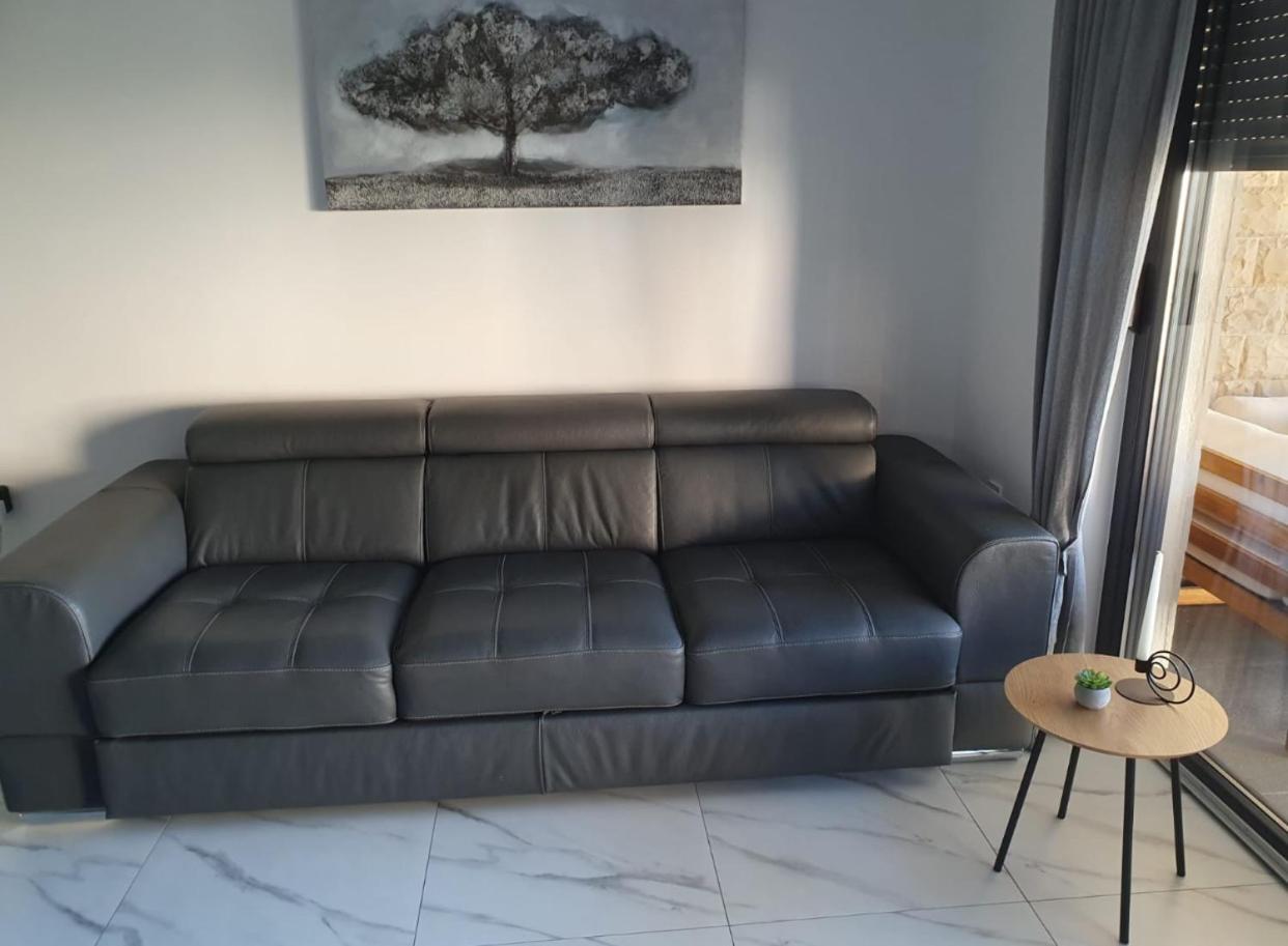 Apartmani Zlata Sveti Filip i Jakov Ngoại thất bức ảnh